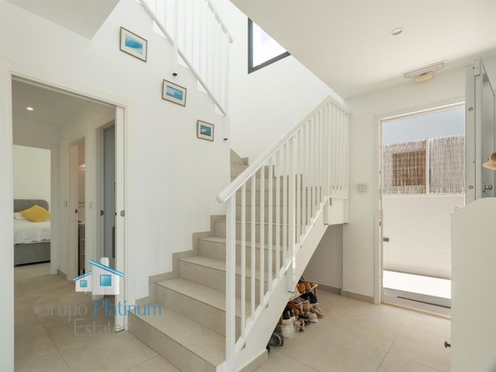 Image No.10-4 Bed Villa for sale