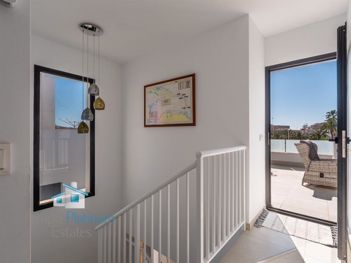 Image No.11-4 Bed Villa for sale