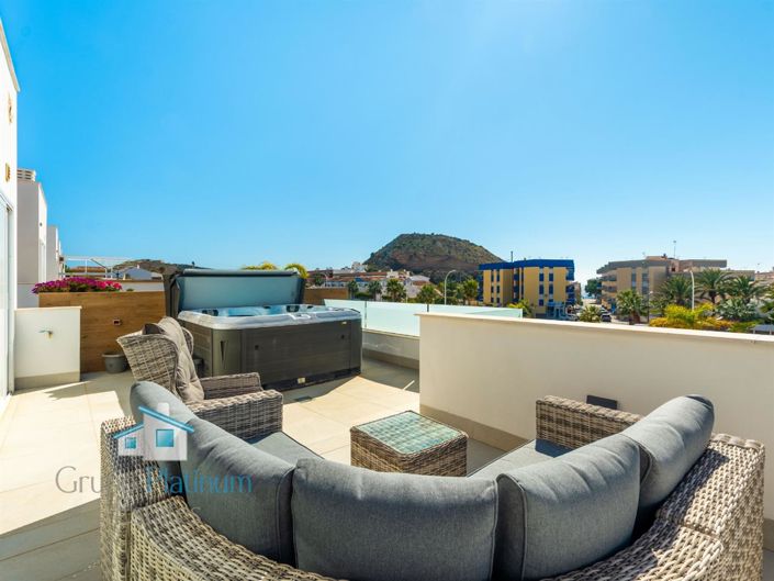 Image No.17-4 Bed Villa for sale