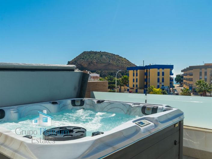 Image No.18-4 Bed Villa for sale