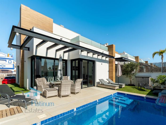 Image No.2-4 Bed Villa for sale