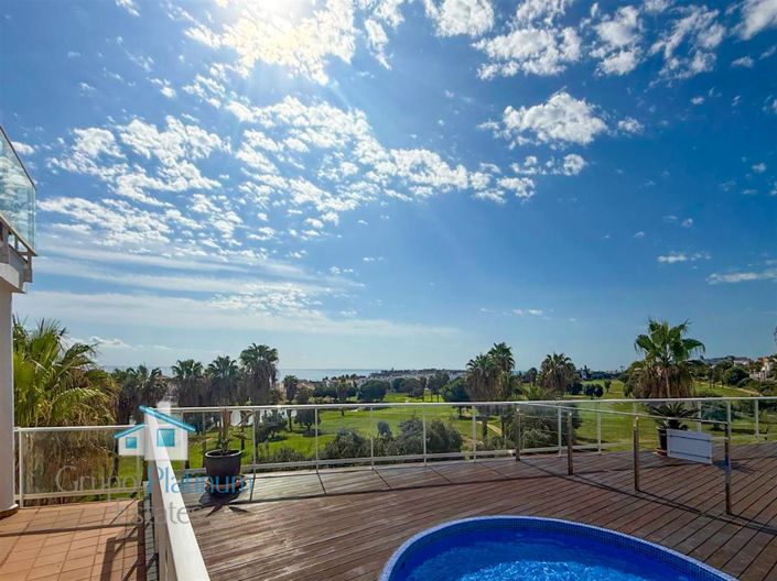 Image No.20-2 Bed Apartment for sale