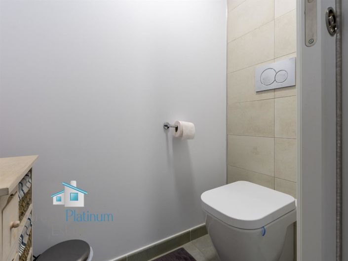 Image No.13-2 Bed Property for sale