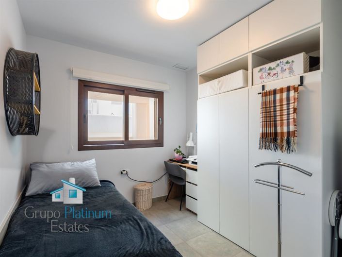 Image No.14-2 Bed Property for sale