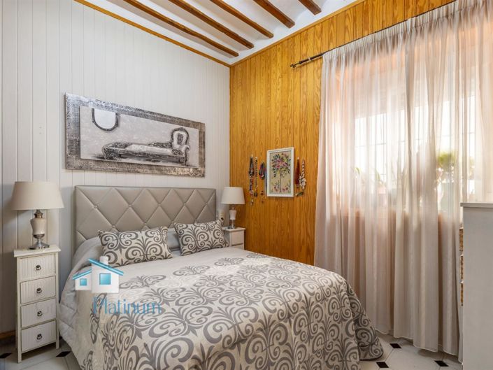 Image No.9-4 Bed Property for sale