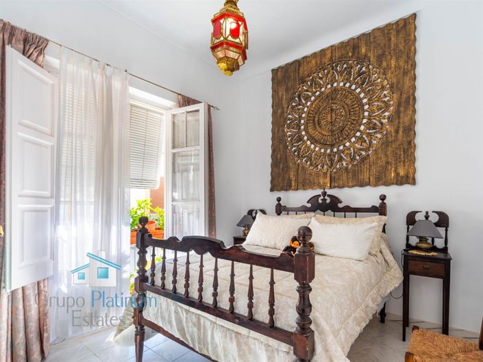 Image No.16-4 Bed Property for sale