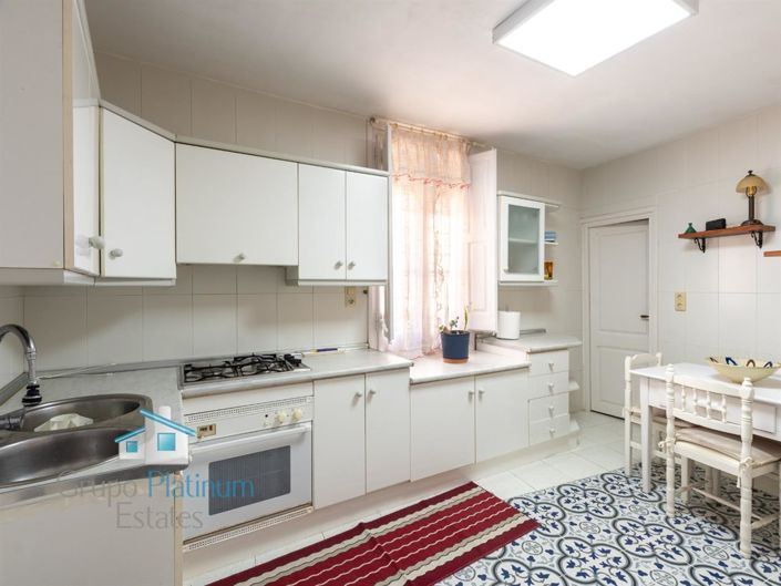 Image No.20-4 Bed Property for sale