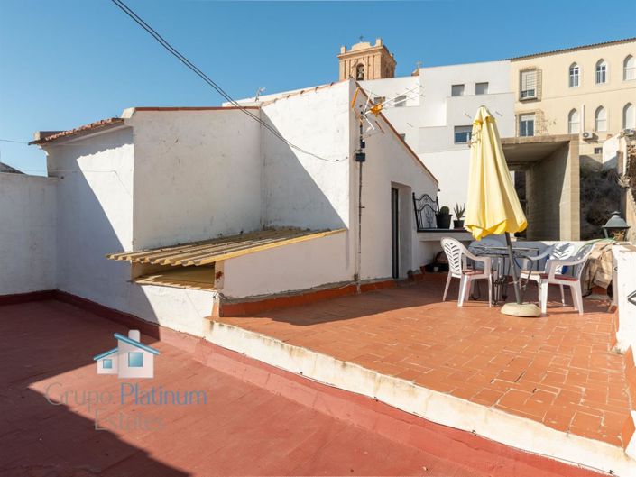 Image No.22-4 Bed Property for sale