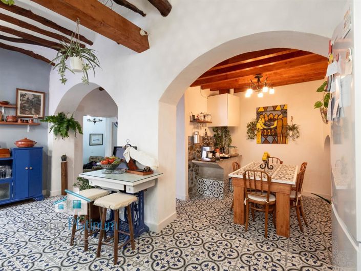 Image No.5-4 Bed Property for sale