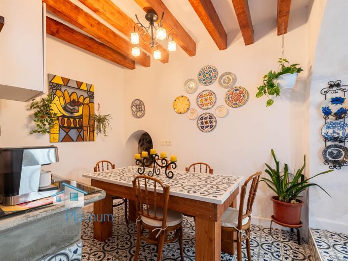 Image No.6-4 Bed Property for sale