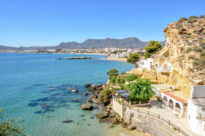 Image No.20-3 Bed Apartment for sale