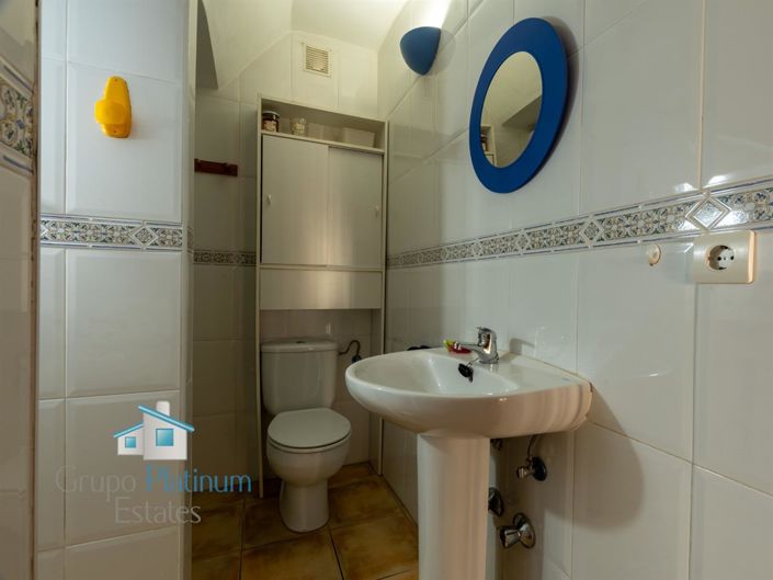 Image No.8-3 Bed Property for sale