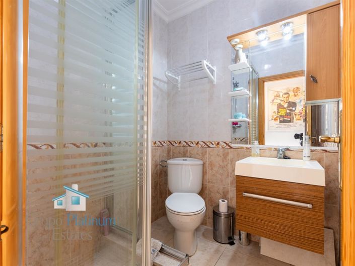 Image No.13-5 Bed Property for sale