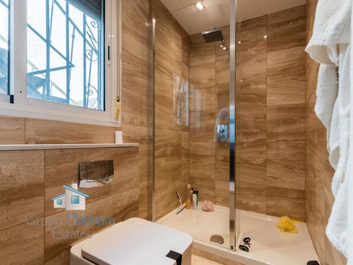 Image No.16-5 Bed Property for sale