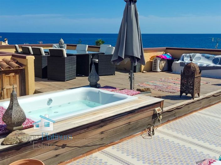 Image No.18-5 Bed Property for sale