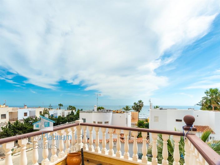 Image No.2-5 Bed Property for sale