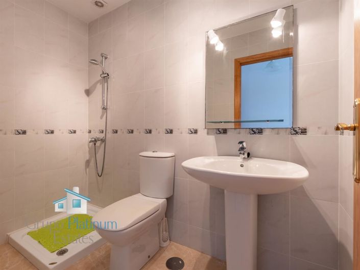 Image No.11-3 Bed Property for sale