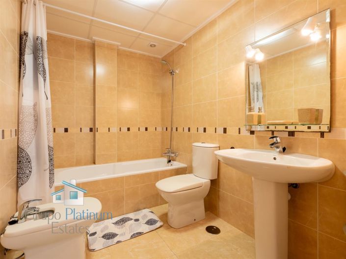 Image No.8-3 Bed Property for sale