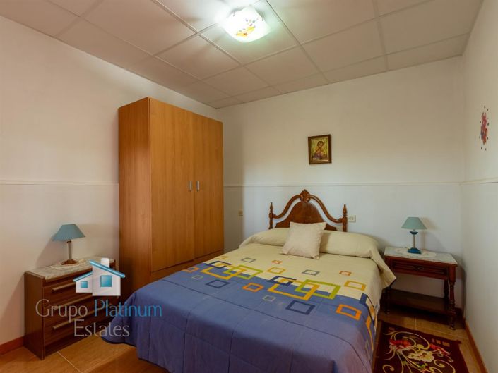 Image No.17-4 Bed Property for sale