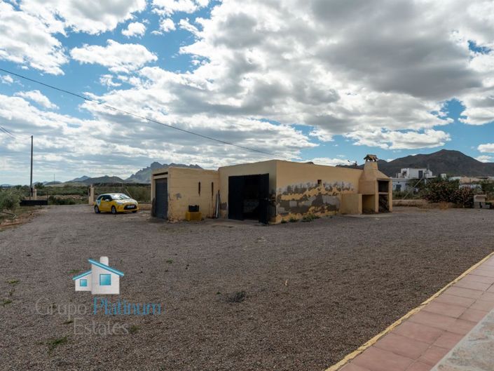 Image No.27-4 Bed Property for sale