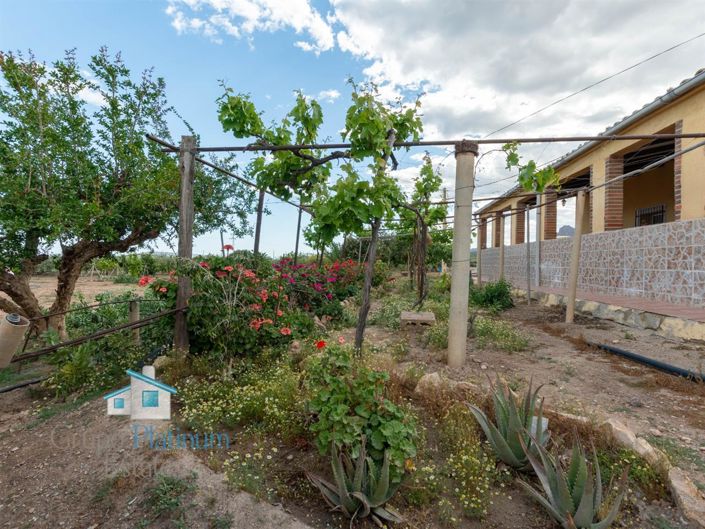 Image No.28-4 Bed Property for sale