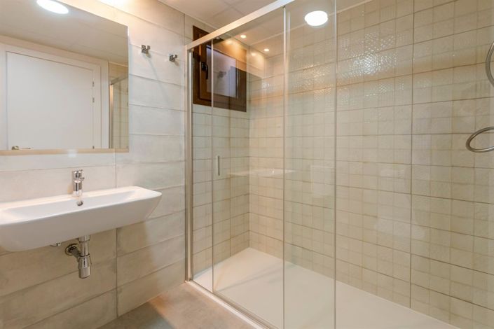 Image No.14-3 Bed Apartment for sale