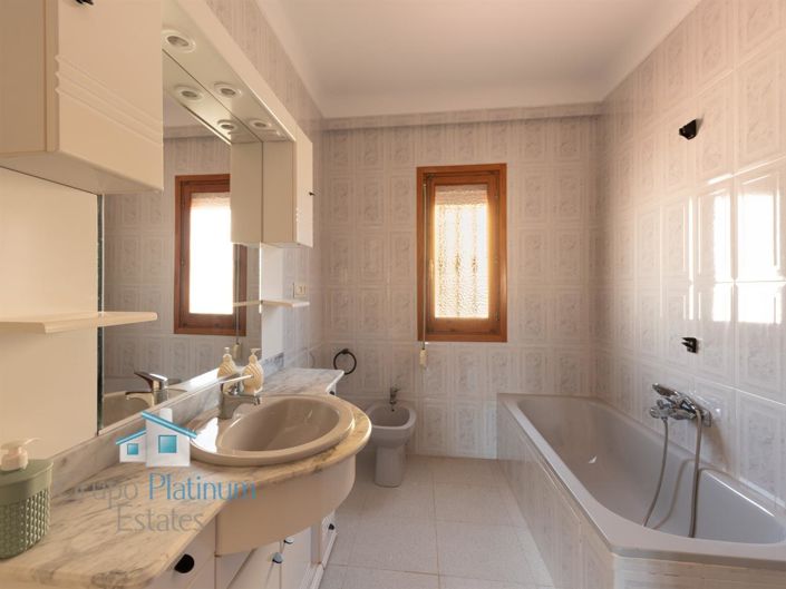 Image No.23-6 Bed Villa for sale