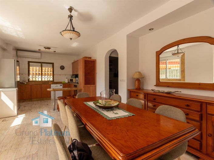 Image No.4-6 Bed Villa for sale