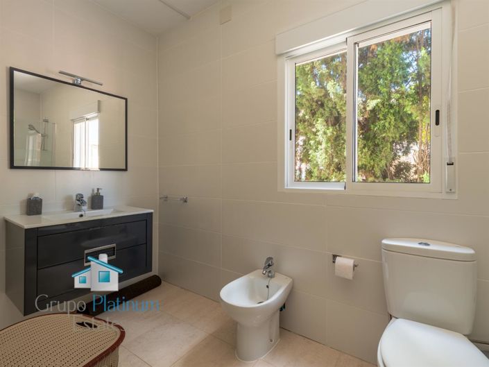 Image No.8-6 Bed Villa for sale