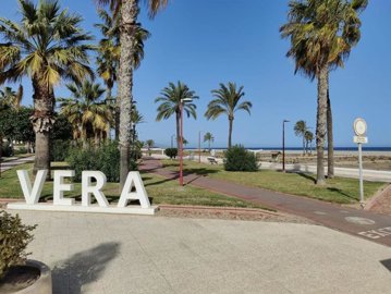 casa-del-sol-con-jacuzzi-vera-playa-laguna-be