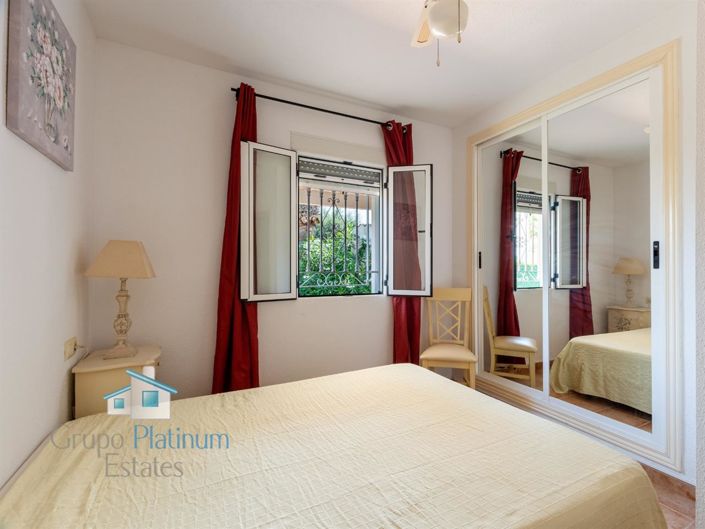 Image No.10-2 Bed Property for sale