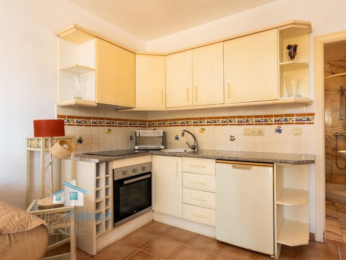 Image No.8-2 Bed Property for sale