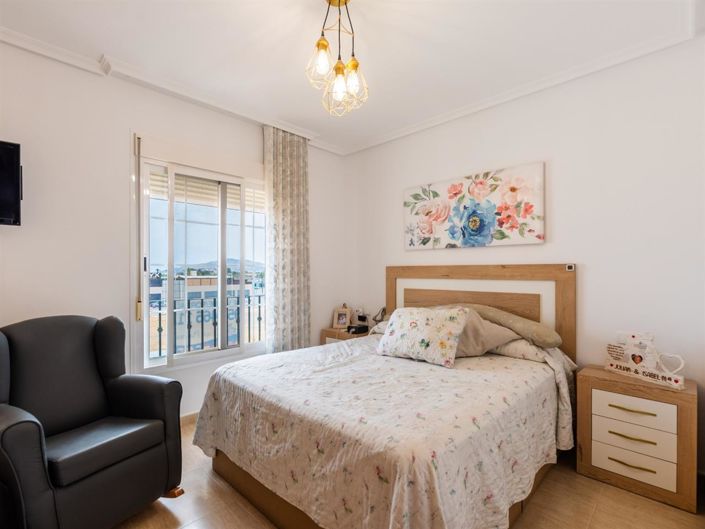 Image No.10-3 Bed Property for sale