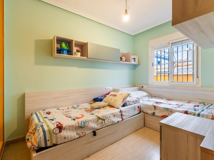 Image No.10-3 Bed Property for sale