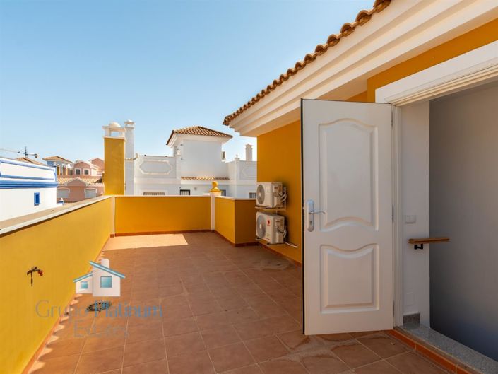 Image No.14-3 Bed Property for sale