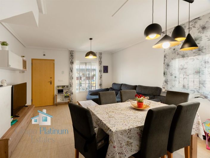 Image No.5-3 Bed Property for sale