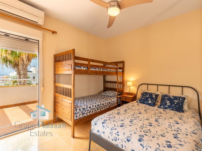 Image No.12-3 Bed Property for sale