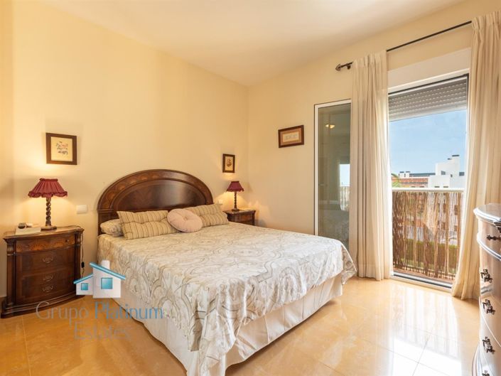 Image No.7-3 Bed Property for sale