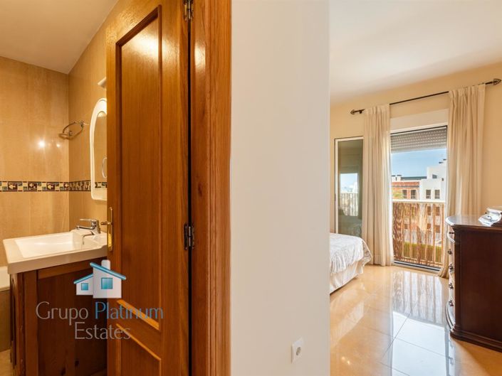 Image No.8-3 Bed Property for sale
