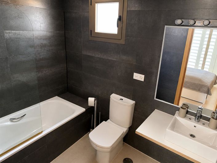 Image No.10-1 Bed Apartment for sale