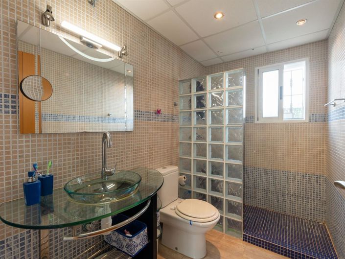 Image No.12-4 Bed Villa for sale