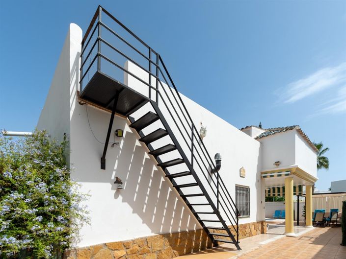 Image No.17-4 Bed Villa for sale