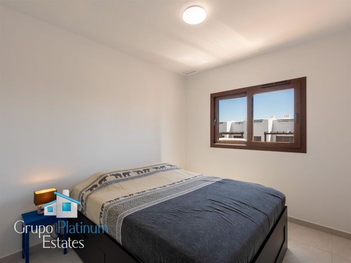 Image No.10-2 Bed Property for sale