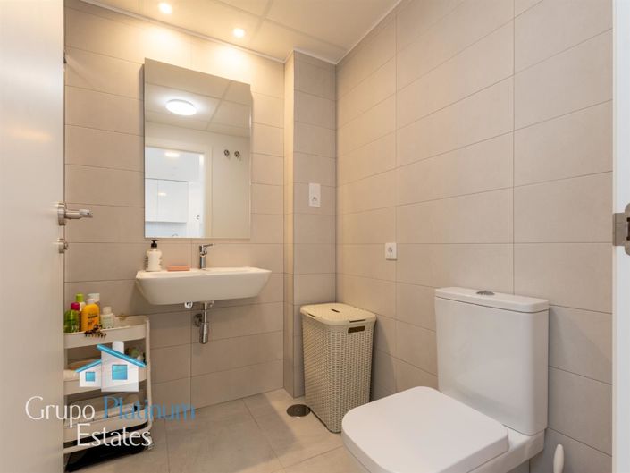 Image No.12-2 Bed Property for sale