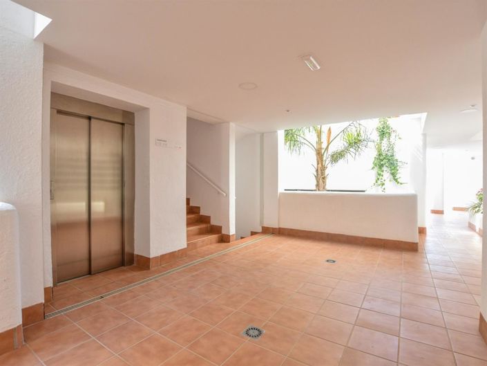 Image No.21-2 Bed Property for sale