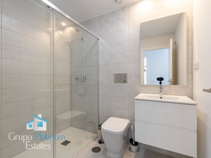Image No.9-2 Bed Property for sale