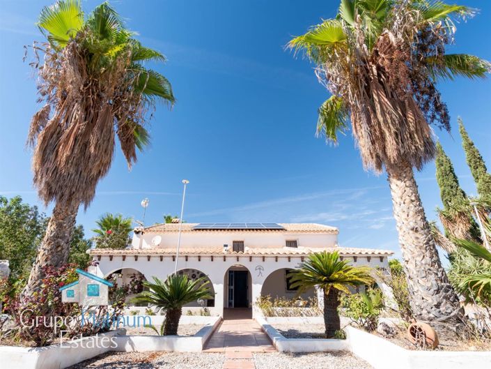 Image No.2-4 Bed Villa for sale