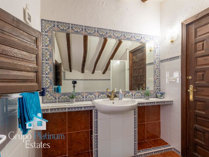 Image No.25-4 Bed Villa for sale