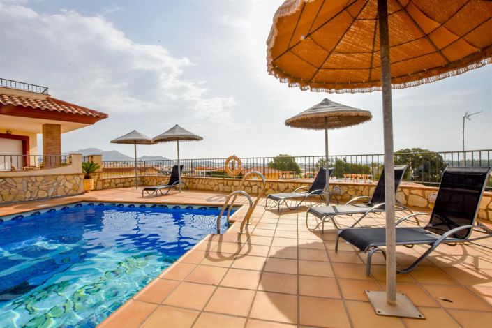 Image No.25-2 Bed Property for sale