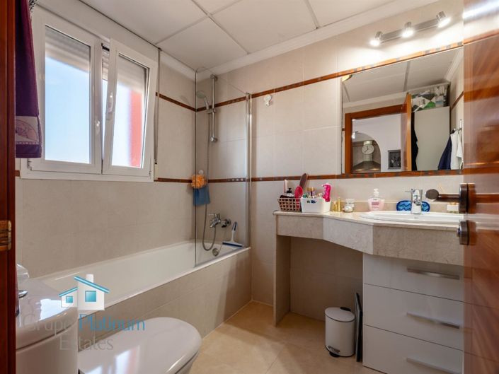 Image No.7-2 Bed Property for sale